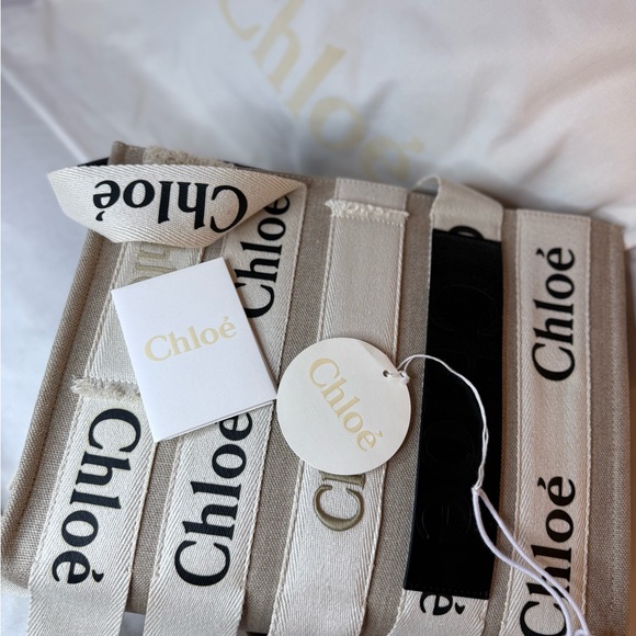 NWT & Dust Bag Chloe Sand Linen Woody Med Logo Tote - Picture 3 of 10